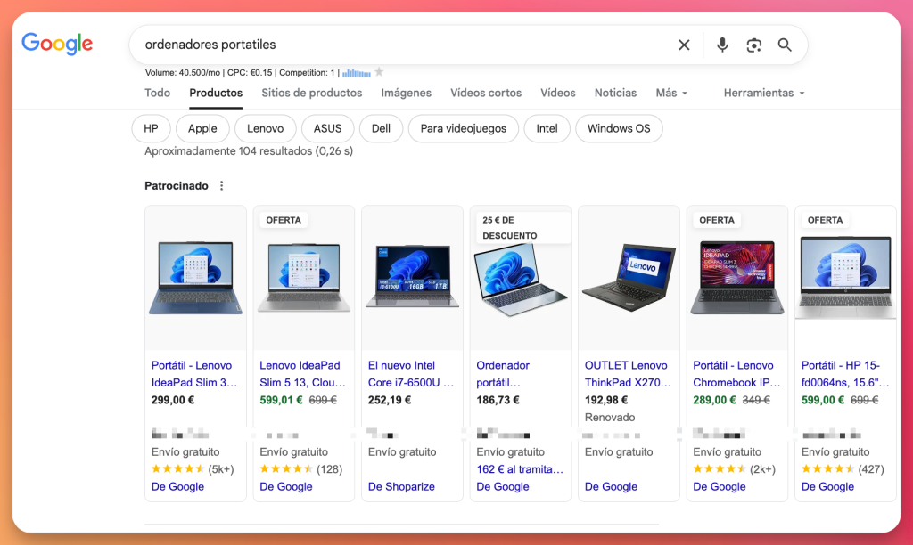Ejemplo real de anuncios de Google Shopping en la búsqueda de ordenadores portátiles, mostrando productos, precios, valoraciones y vendedores.